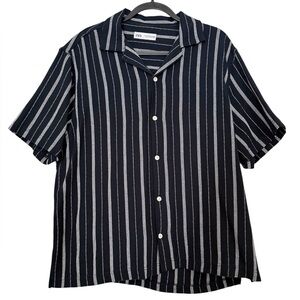 ZARA Men’s Striped Camp Collar Shirt in Navy 
Size: XL